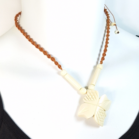 Macrame Carved Flower Adjustable Necklace - Picture 2 of 8